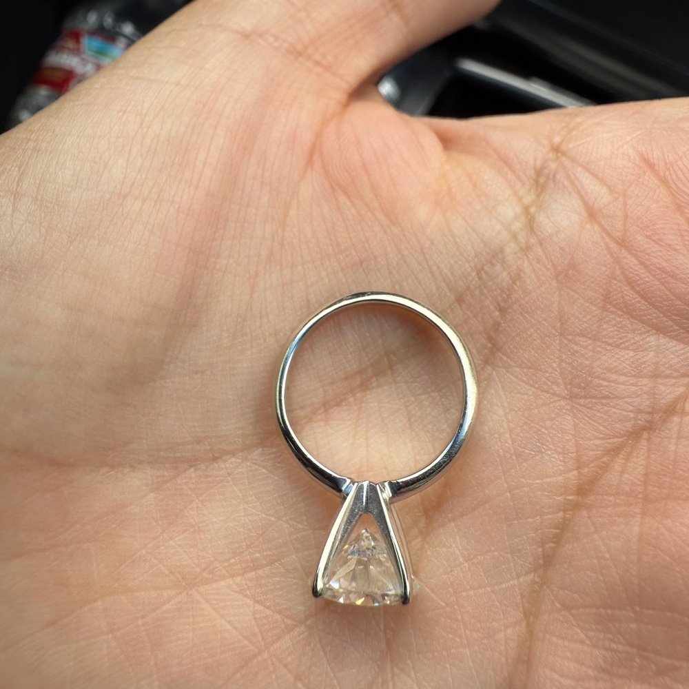 moissanite ring 14k